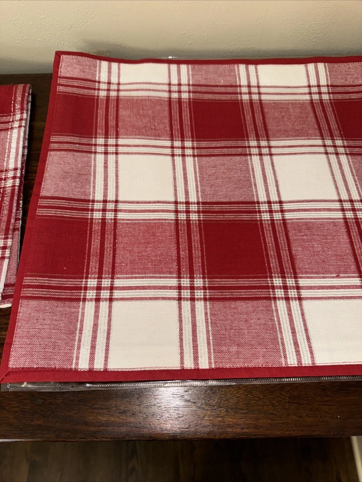 LENOX 8 Piece Table Dining Holly Red Plaid Placemats and Napkins Set for 4 - Image 4 of 4