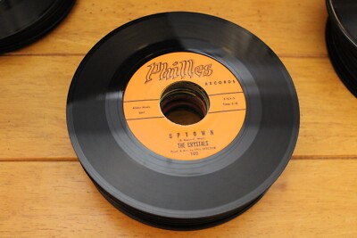 THE CRYSTALS ''WHAT A NICE WAY TO TURN SEVENTEEN'' 45 RPM 7'' VG- RECORD [D33-123]