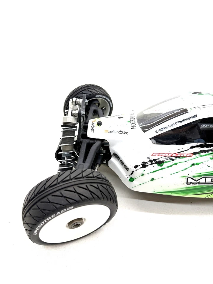 Mugen Seiki MBX7 Eco 1/8 Scale 4WD Nitro Buggy Roller NEW NEVER RAN - Image 2 of 4