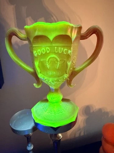 Fenton Mom Trophy Good Luck Custard Glass/ Uranium 1983 Horseshoe
