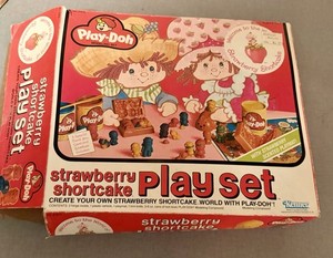Vintage 1970s Strawberry Shortcake Play Set Play-Doh Modeling Set-Good
