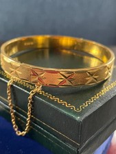 Vintage 18ct Rolled Gold Hinged Bangle Starburst Engraved Safety Chain 2.5"