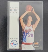 1993-94 SKYBOX PREMIUM NBA BASKETBALL ROOKIE CARD 76ers SHAWN BRADLEY #188. rookie card picture