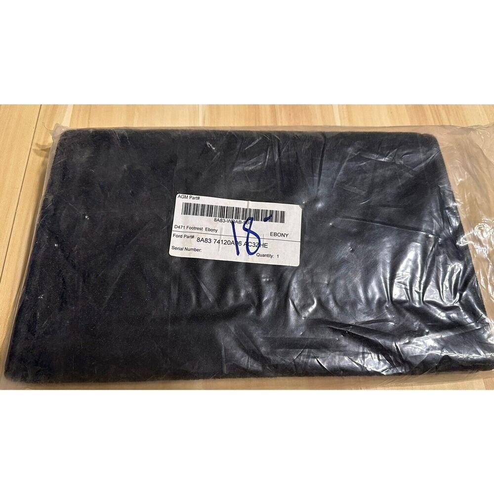 2010 FORD FLEX BLACK EBONY FOOTREST 8A83 74120A06 AC3ZHE BRAND NEW D471