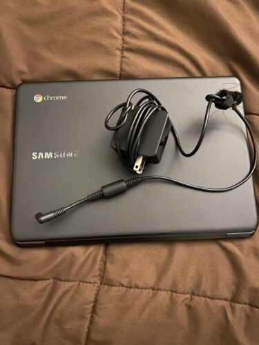 Samsung Chromebook 3 11.6 inch (32GB, Intel Celeron D, 2.48GHz, 4 GB)... - Picture 1 of 2