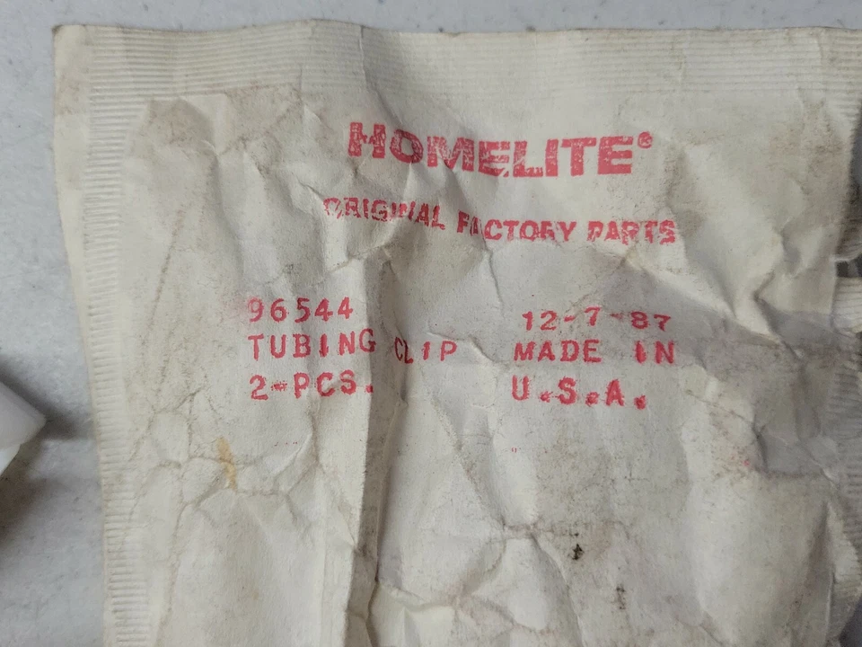 Abrazadera de cierre de manguera de combustible Homelite 96544 para recortadoras de cuerda ST-80 ST-100 ST-120 Foto 2 de 4