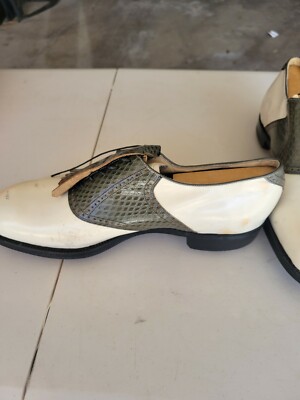 VINTAGE FLORSHEIM PRO-STANCE GOLF SHOES WITH CLEATS