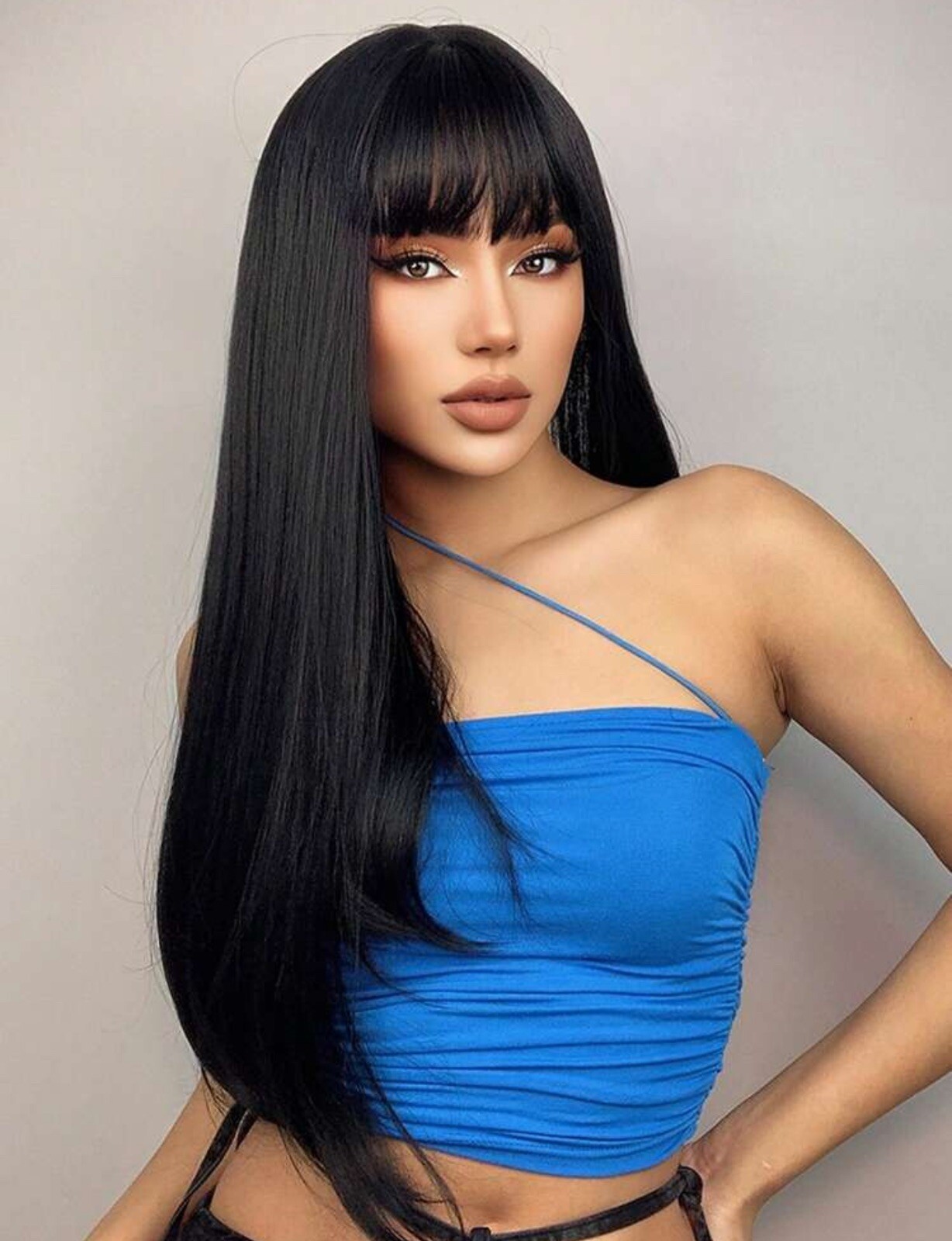 Perruque synthétique femme noire lisse 70cm idéale pour vos soirées et cosplay glamour