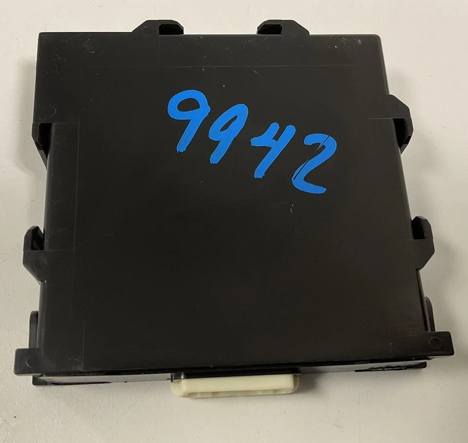 Компьютерный модуль управления давлением в шинах 2014 LEXUS ES350 8976A33011 OEM - Изображение 4 из 4