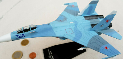 1 x SU - 27 '' Flanker '' Russian Air Force CCCP  Aircraft 1:100  / Yakair / Avion