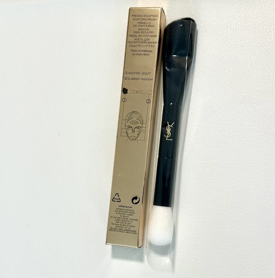 Cepillo en polvo de doble extremo contorno YSL Pinceau esculpido y resaltado #6 Foto 2 de 2