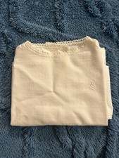 Ancienne layette bébé blanche – monogramme “B” brodé – style vintage