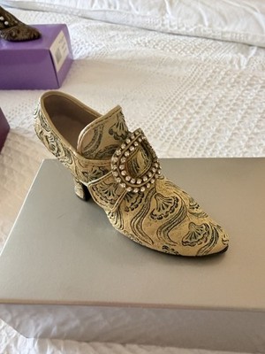 Raine Willitts Miniature Shoe