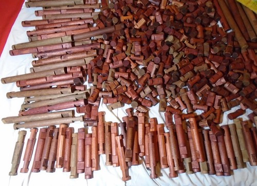 Large lot of vintage Lincoln Logs. Original owner from the 1960s, 15 pounds. - Picture 6 of 10