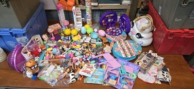  17lbs. Mixed Lot Small Toys ~middle O Toy Box ~ Modern- Mini Brands, Etc.  