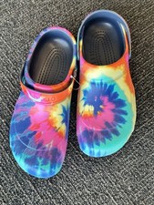 CROCS Bistro Graphic Rainbow Clog Tie Dye Shoes Sandals Men  s SIZE US 12