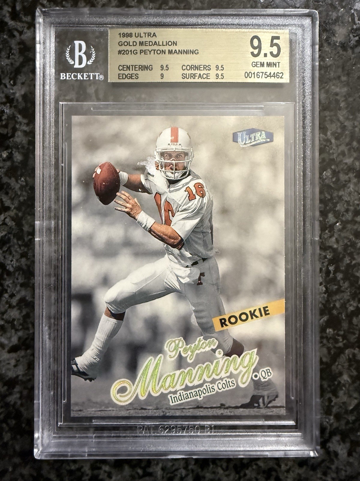 1998 Ultra GOLD Medallion #201G Peyton Manning RC BGS 9.5 Gem Mint