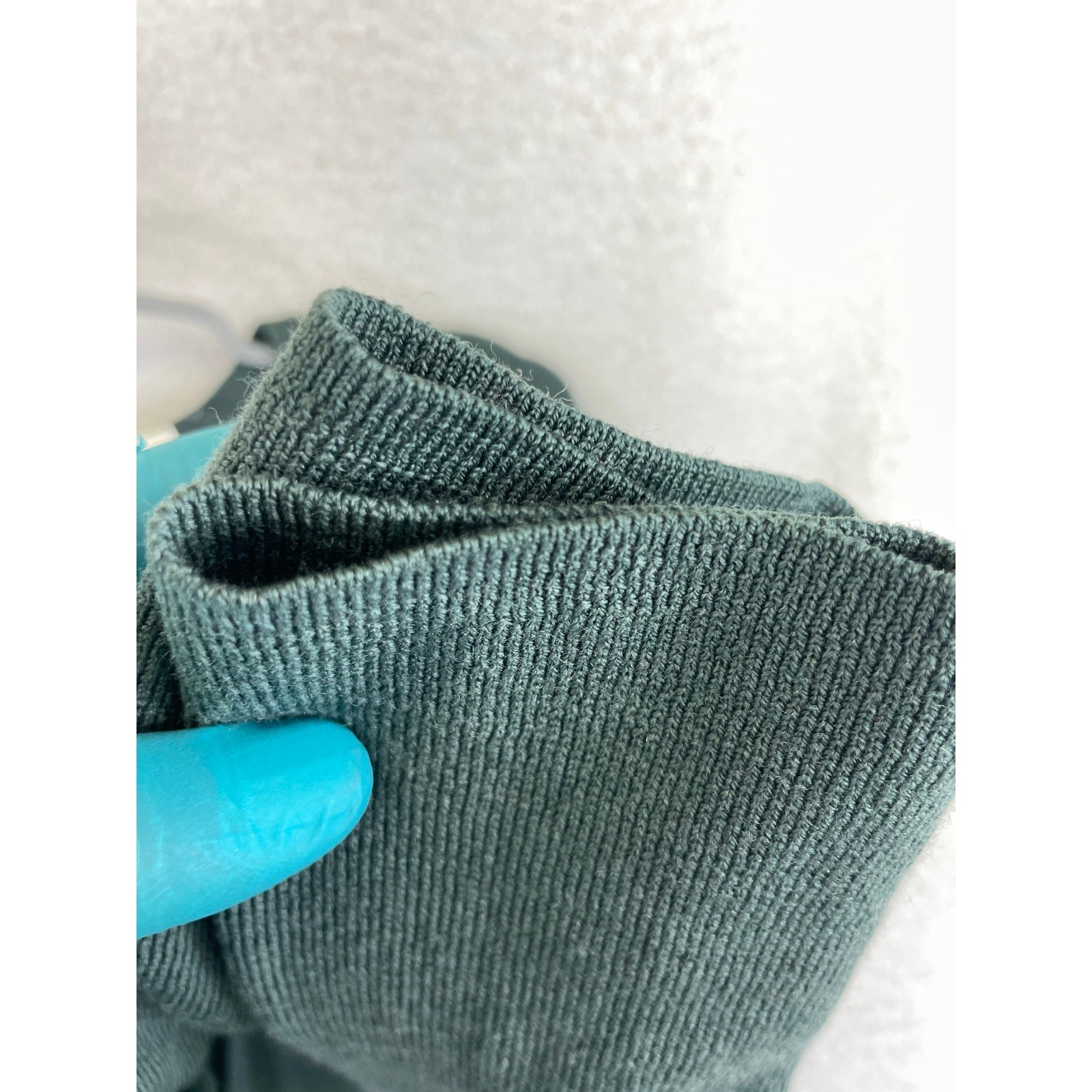 Uniqlo and Lemaire Women's Small Green Wool Blend V-Neck Long Sleeve Sweater thumbnail 8