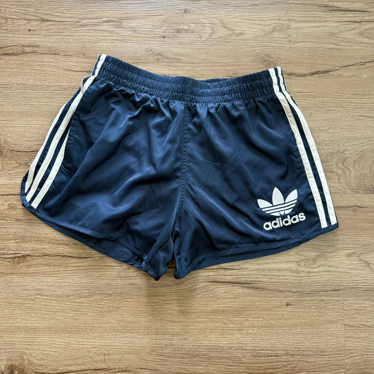 Short De Sport Vintage Années 80 – Nylon Satin Bleu – Taille L – Brillant