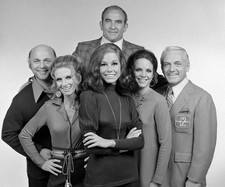 The Mary Tyler Moore Show Cast Tv Show  4x6 Picture Celebrity Print
