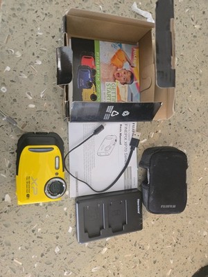 Fujifilm Finepix XP70 16.4MP Waterproof Digital Camera W/ 4gb SD Tested Works!  