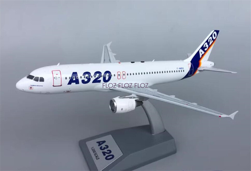 スターフライヤー　AIRBUS A320 1/200　SCALE Star Flyer Airbus A320 Model Aircraft 1/200 Scale, - Box