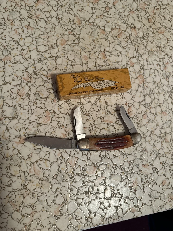 Navaja de Bolsillo de Tres Hojas con Mango de Ciervo de Hueso Pick Original Marca Parker Eagle M103 Foto 4 de 4
