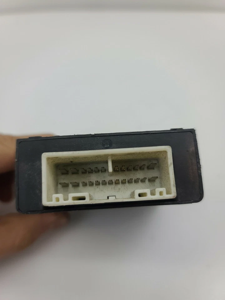 Módulo de control de posición de memoria de espejo retrovisor OEM Lexus Es330 2004-2006 Foto 4 de 4