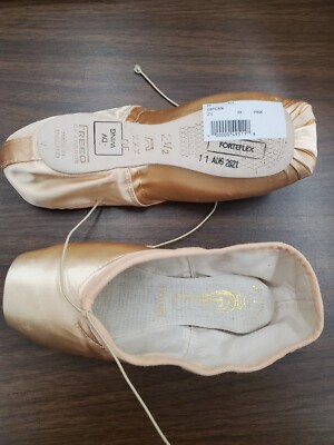 FREED OF LONDON Specials - 2.5XXX - 'Castle' Maker Custom Pointe