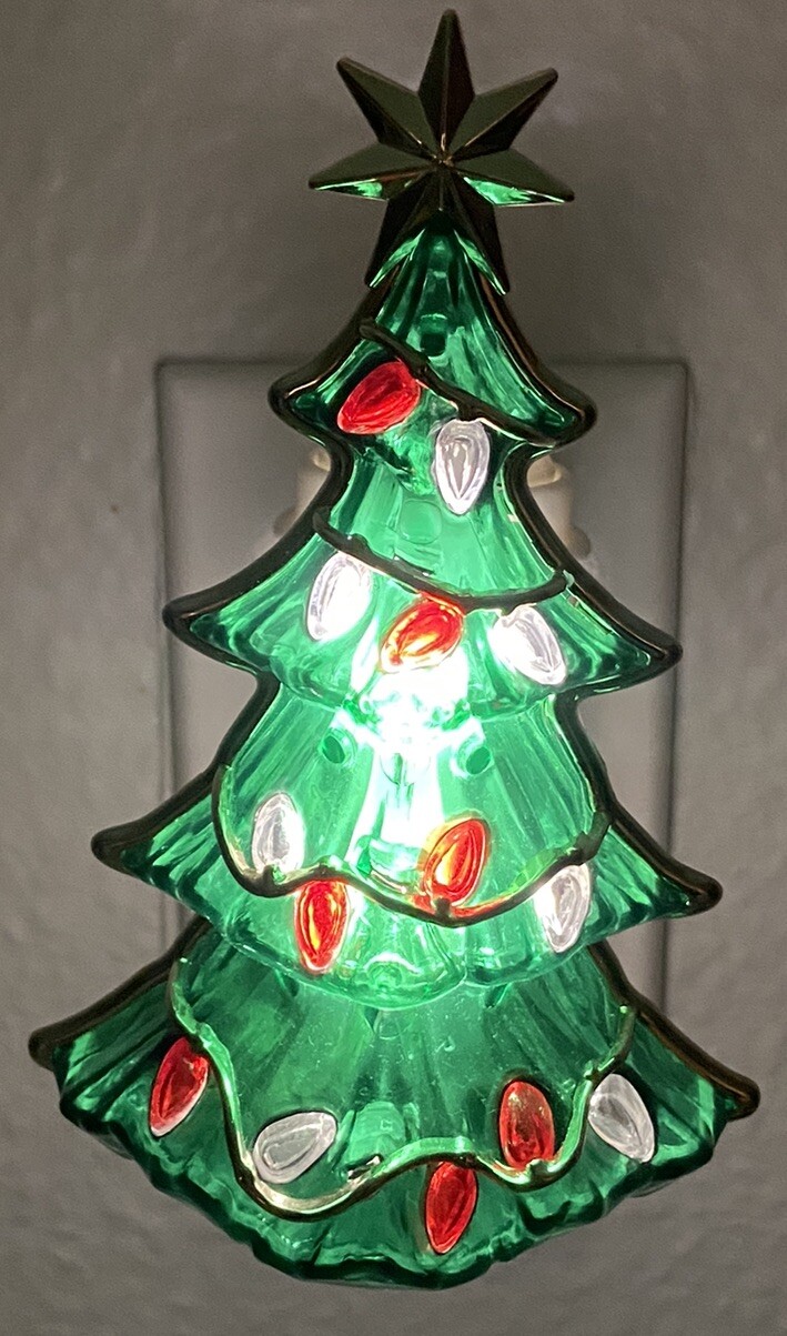 Bath & Body Works Christmas Tree Gems Wallflower Diffuser with Light-Up Feature-image