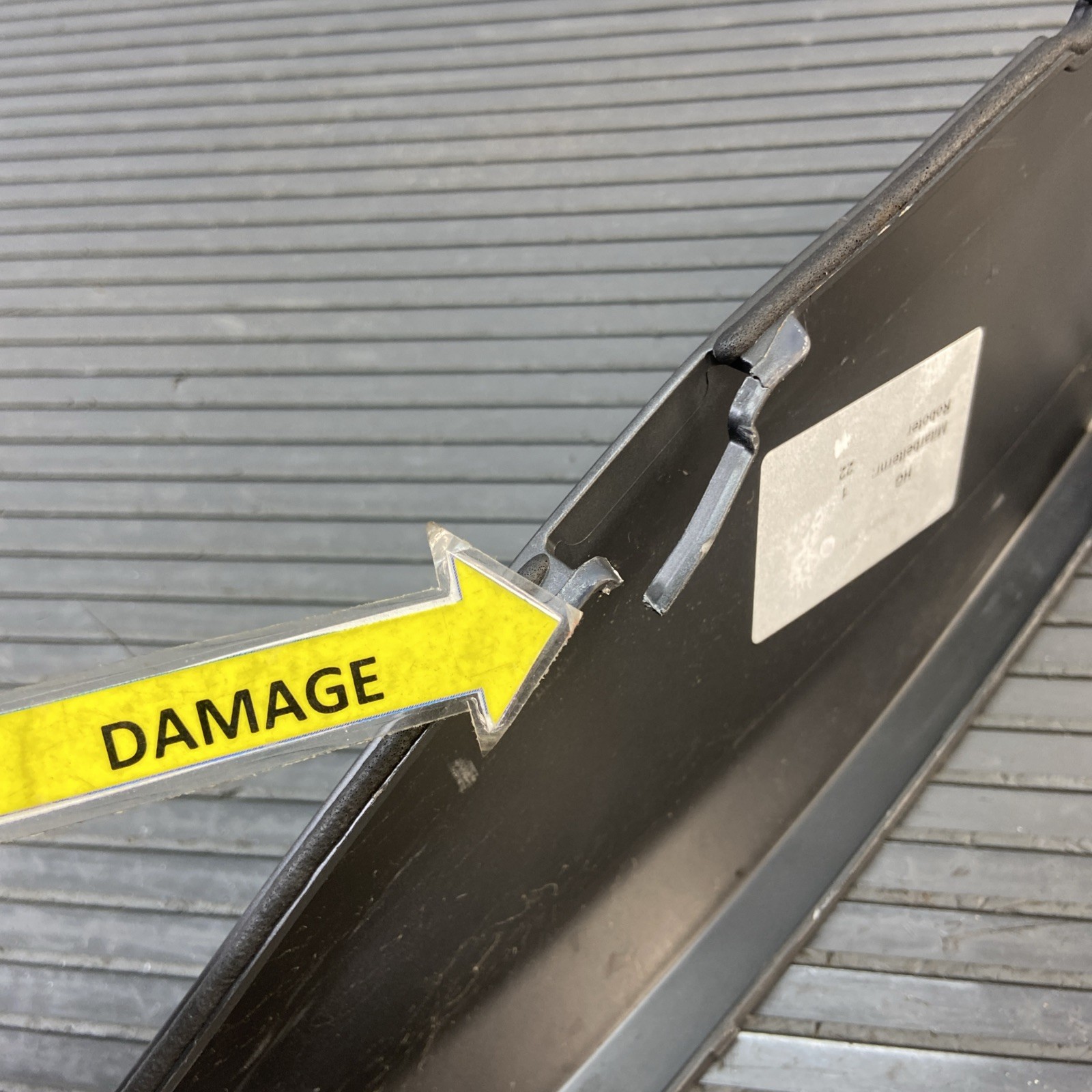 BMW i8 2014-2020 Front Right Lower Scuff plate