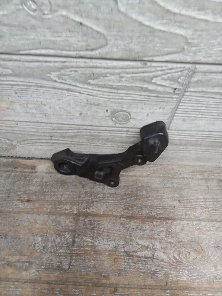 2012 12 09-13 Harley Davidson Ultra Limited Rear Back Wheel Brake Mount Bracket - Image 2 of 4