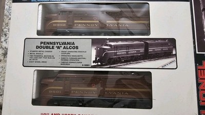 Lionel PRR Double   A  Alcos  6-18901 Diesel Engine & Dummy Locomotive Train