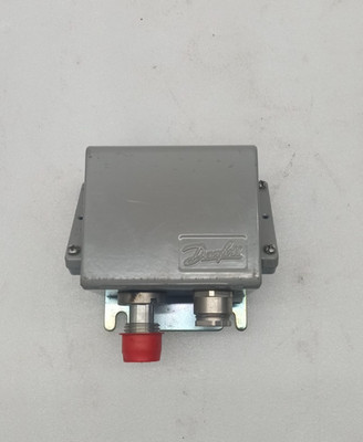 DANFOSS EMP2 084G2106 PRESSURE TRANSMITTER 0..4BAR (FREE SHIPPING)