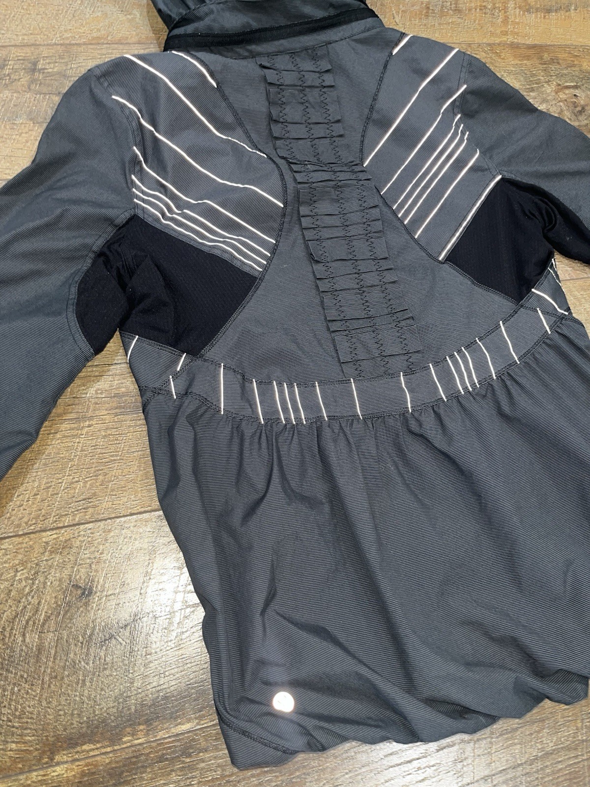 Lululemon Reflective Softshell Windbreaker Jacket… - image 7