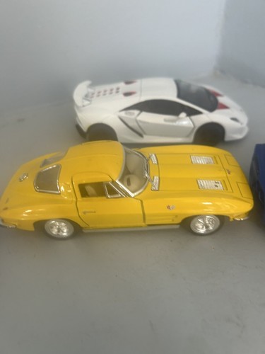 Kinsmart luxury toy car set 1/32 scale set of 4 Lamborghini, Lotus, Corvette Ray - Picture 3 of 5