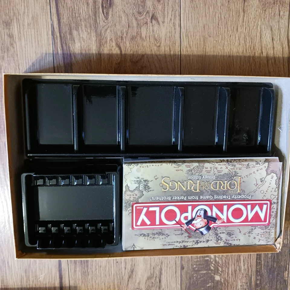 LORD OF THE RINGS MONOPOLY BOARD GAME TRILOGY EDITION 2003 NEW HASBRO - Image 4 of 4