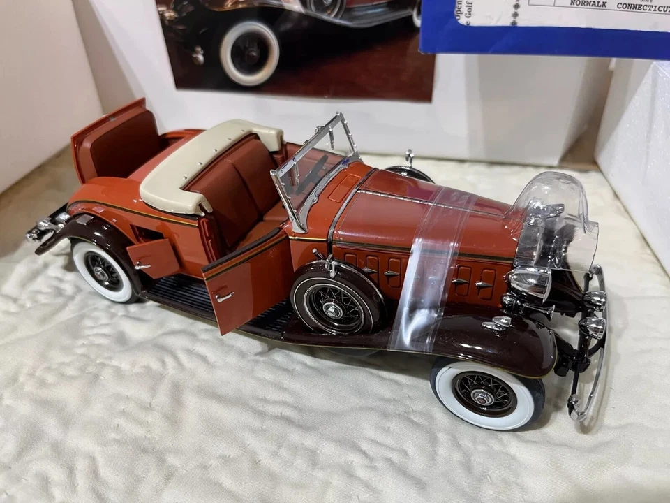 Cadillac V-16 Roadster 1932 - 1:24 edición limitada diecast por Danbury como nuevo Foto 2 de 4