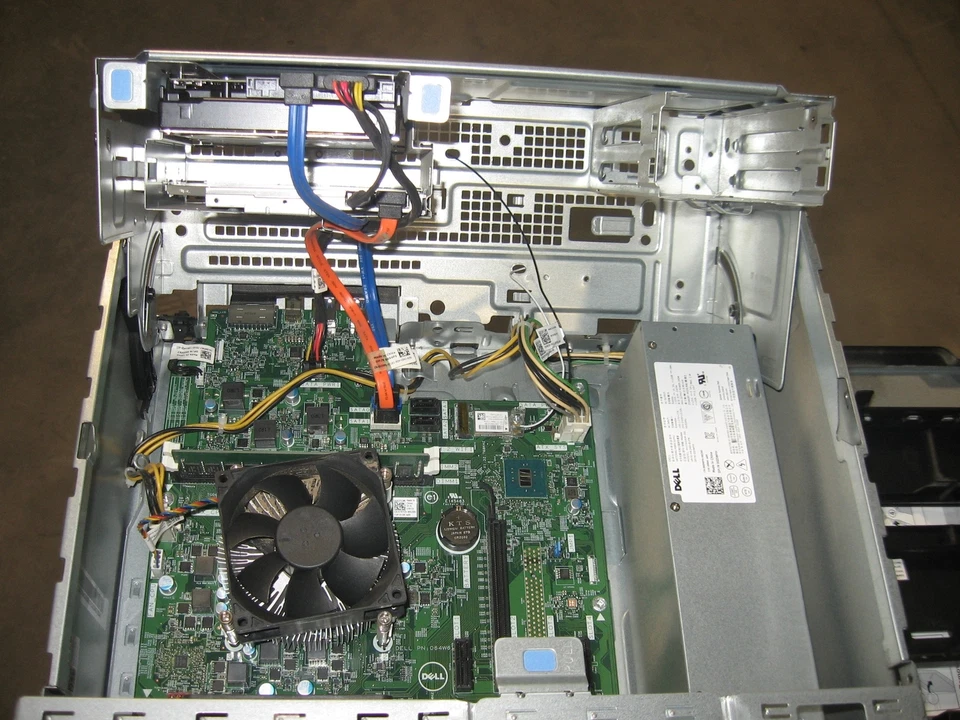 Dell Inspiron 3668 Core i5 7400 1x 8GB 2TB DVDRW Wifi Bluetooth Desktop Tower - Image 2 of 4