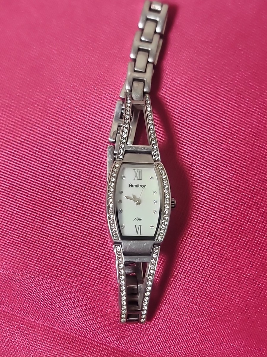 Armitron Now 75/3531 Quartz Analog Women display picture 1
