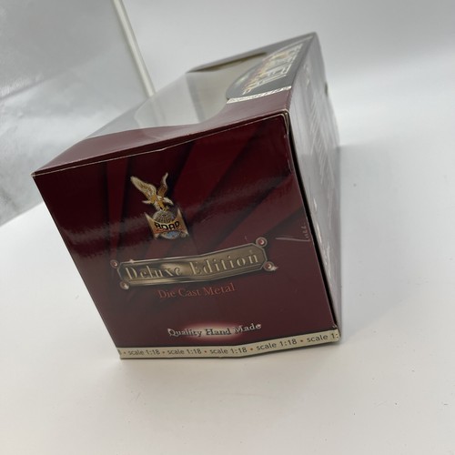 Road Signiture 1:18 1966 Oldsmobile Tornado Gold Deluxe Diecast - Used - Picture 3 of 12