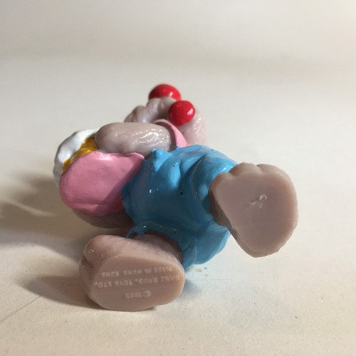 Wrinkles Dog 1985 Ganz Bros. Toy PVC Figure 2" Birthday Cake Party Hong Kong - Picture 9 of 20
