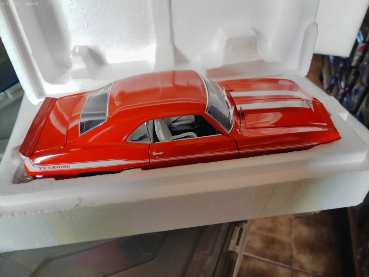 Chevrolet Camaro 1:18 Scale 1969 Vehicle Year Contemporary