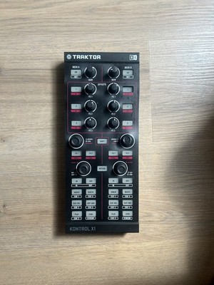 Native Instruments Traktor Kontrol X1 DJ Controller l~