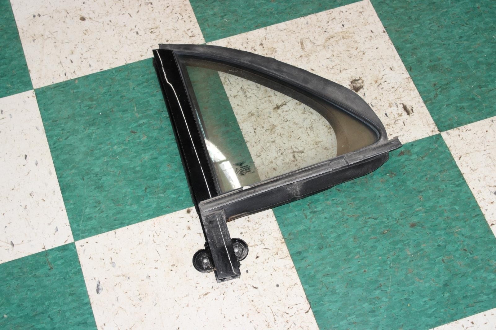 Bentley Flying Spur 2013-2018 REAR+LEFT Quarter glass