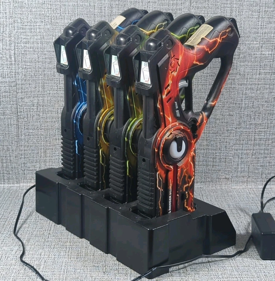 Juego de etiquetas láser recargables Bcp 2-4 jugadores 4 blasters base de carga leer descripción⬇ Foto 4 de 4