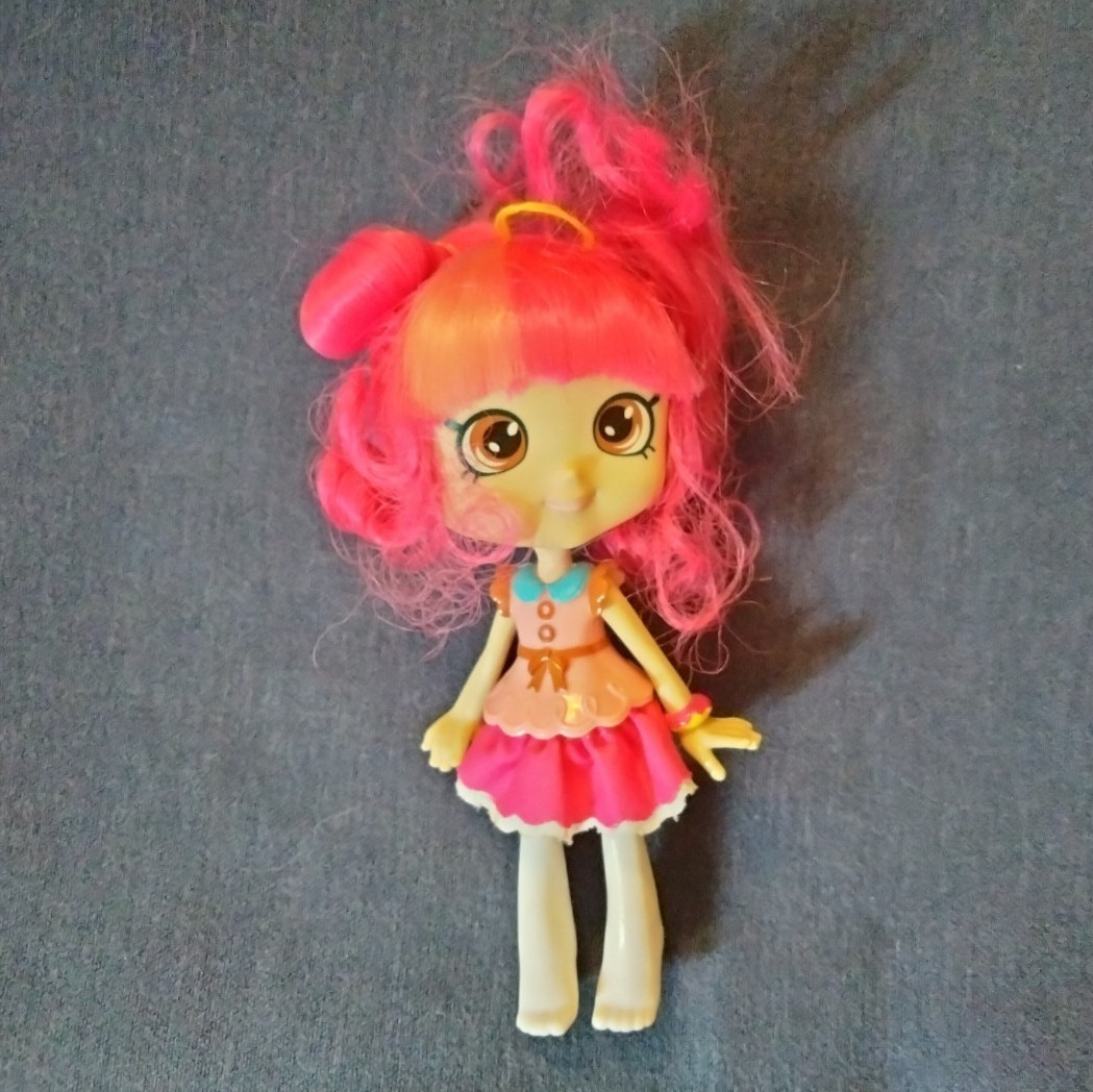 SHOPKINS Shoppies doll DONATINA (flawed with mark on skirt) 