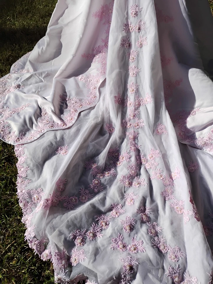 Vestido de novia rosa Oleg Cassini mangas encaje cuentas tul sobre tren de regazo Foto 4 de 4