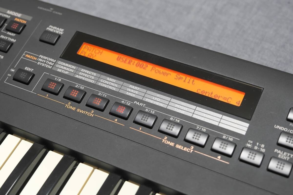 Roland XP-30 シンセサイザー 61鍵 Roland XP-30 64 Voice Expandable Synthesizer - 61 Key Keyboard
