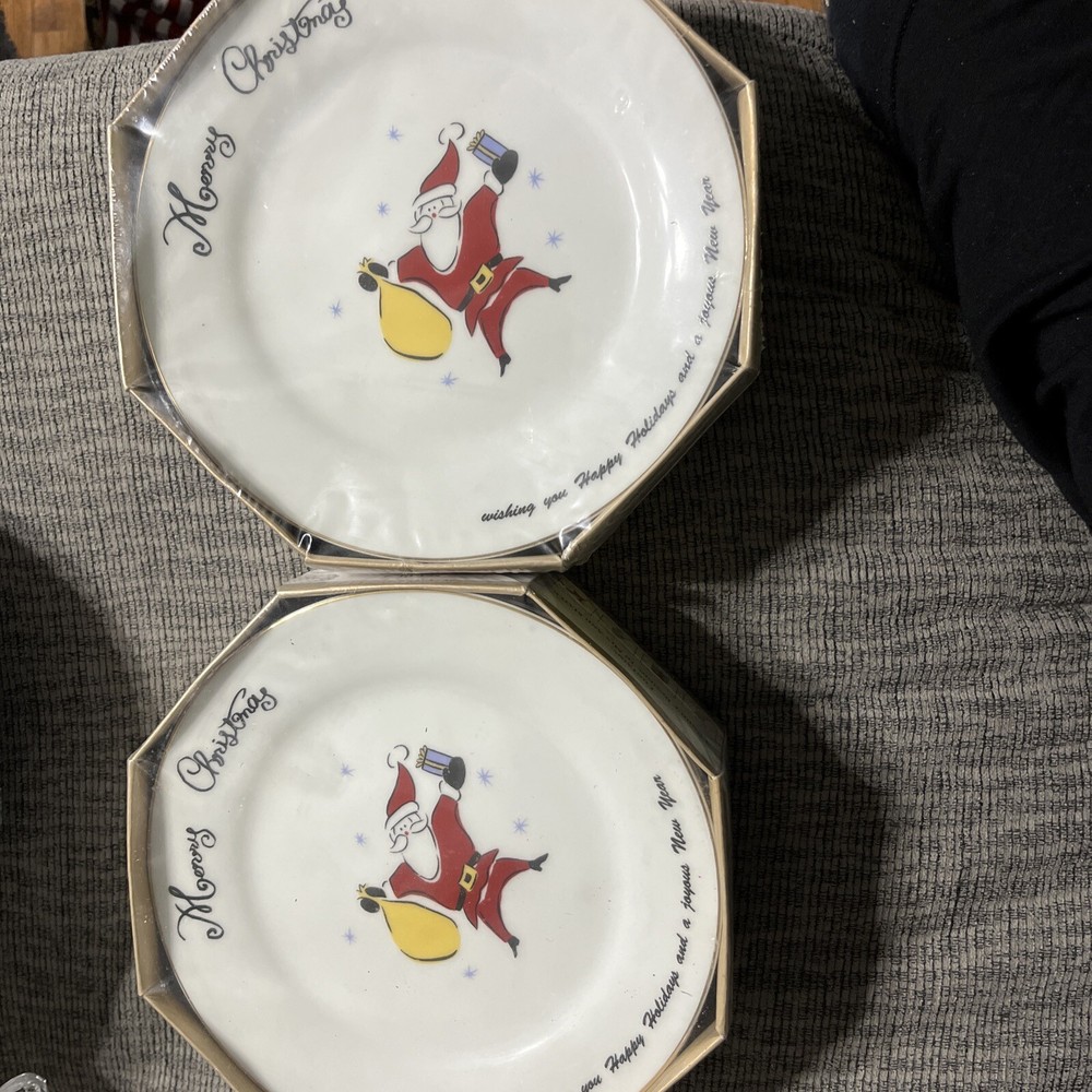 Set of 8 Merry Brite Christmas Dessert/Salad Plates -Santa/Reindeer/Present/Tree